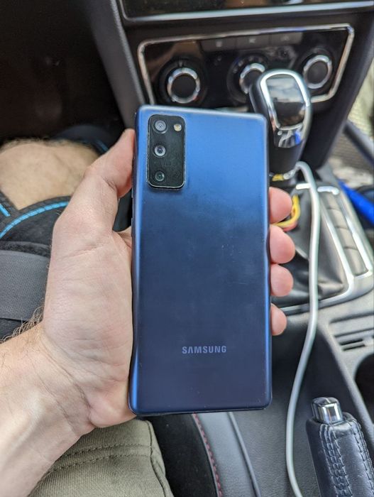 Samsung s20fe 5G 6/128 Snapdragon Американець