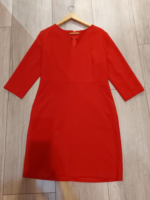 Czerwona sukienka 44