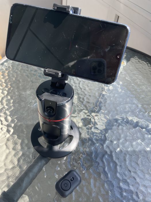 Штатив тримач для телефону з трекером руху з led лампамм та пультом