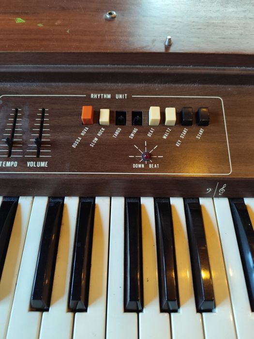 Orgão UFO 61 dos anos 80