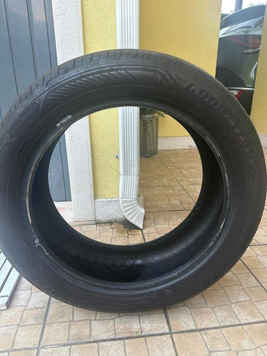 Pneu GOODYEAR em bom estado