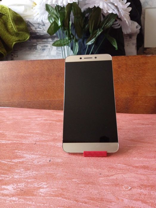 LeEco Le2 (X526) 3/32GB, 4К - Мощный, Красивый и прочный смартфон в Шикарном состоянии