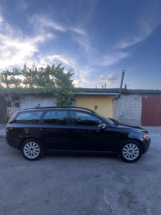 Продам Volvo v50 tdi