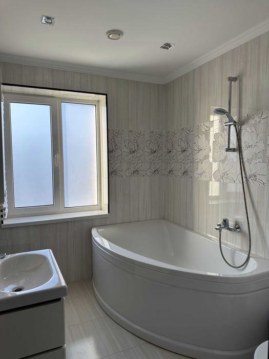 Продам сучасний напів особняк (дуплекс) з ремонтом в м.Тисмениця