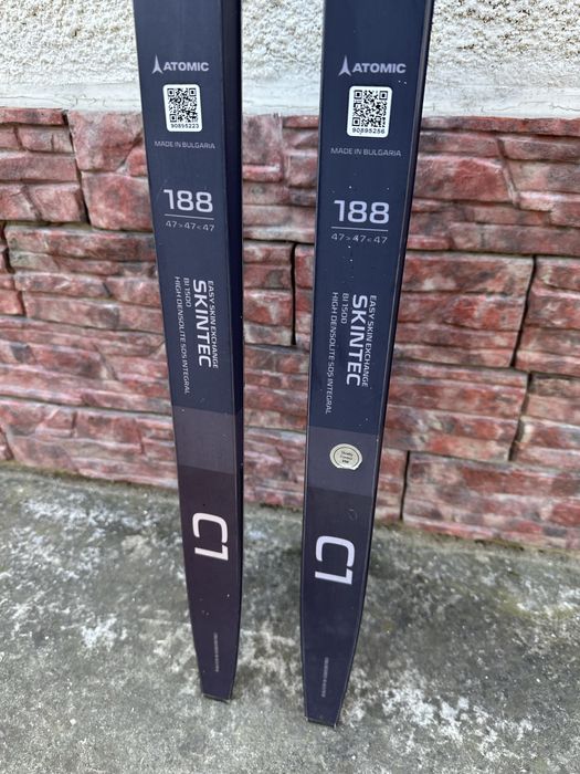 Продам лижі Atomic