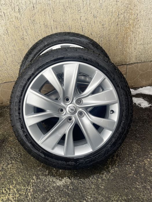 Opel insignia r18 235/45/18 Goodyear