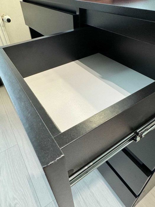 Макияжное, визажное зеркало, стол бровиста.Туалетный, гримерный столик