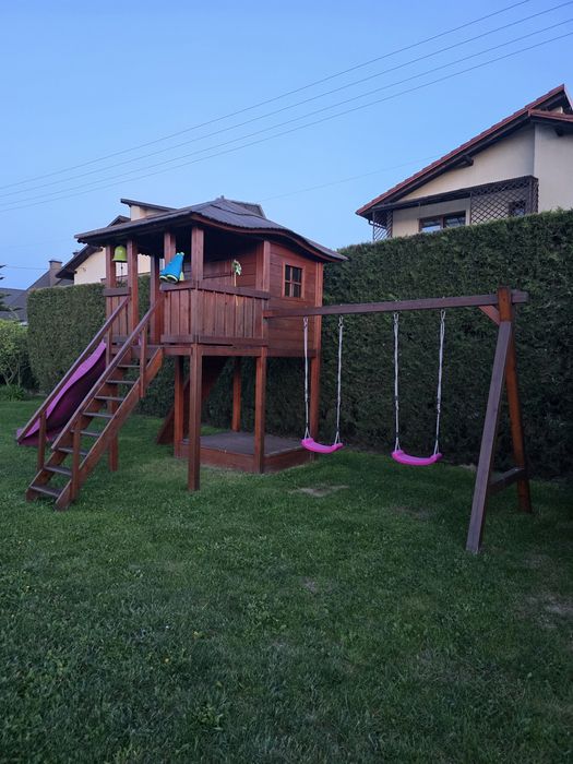 Domek dla dzieci. Plac zabaw.