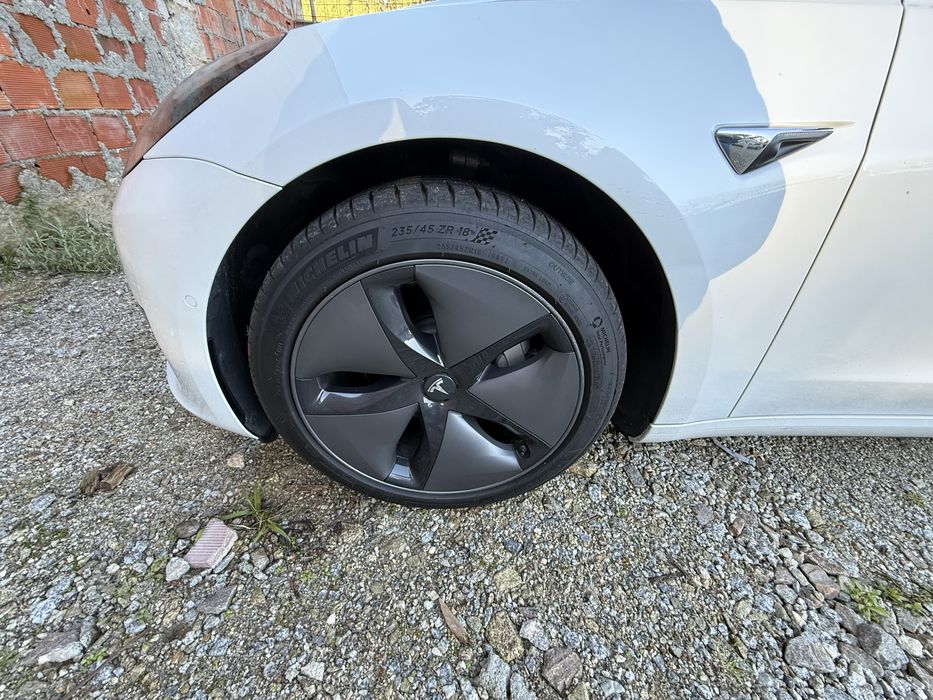 Tesla model 3 standard range plus IVA DEDUTIVEL