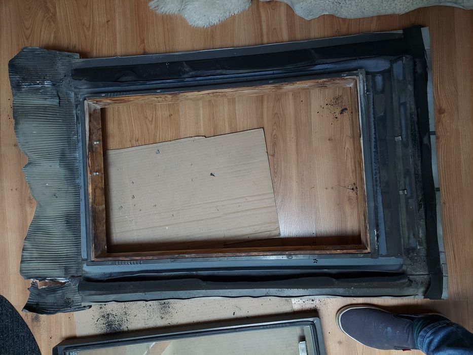 Wyłaz dachowy uzywany