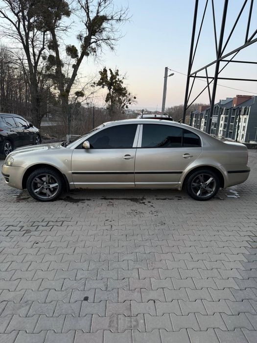 Skoda Superb 2004