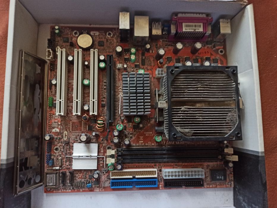 Детали для компьютера мат.платы, процессоры