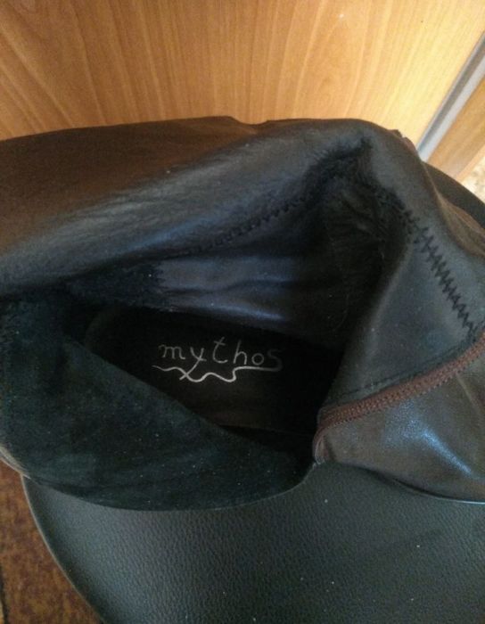 Жіночі,шкіряні сапожки.