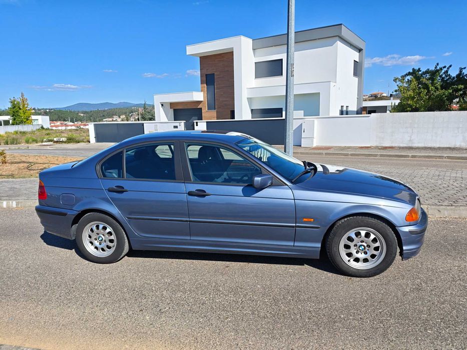 BMW 320D   sedan