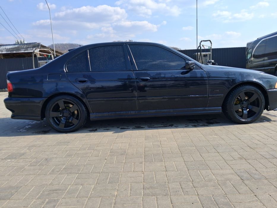 Продам BMW е 39 2.5бензин