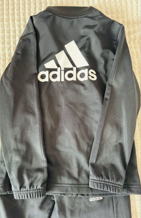 Спортивний костюм, підходить як для дівчинки так і для хлопця.