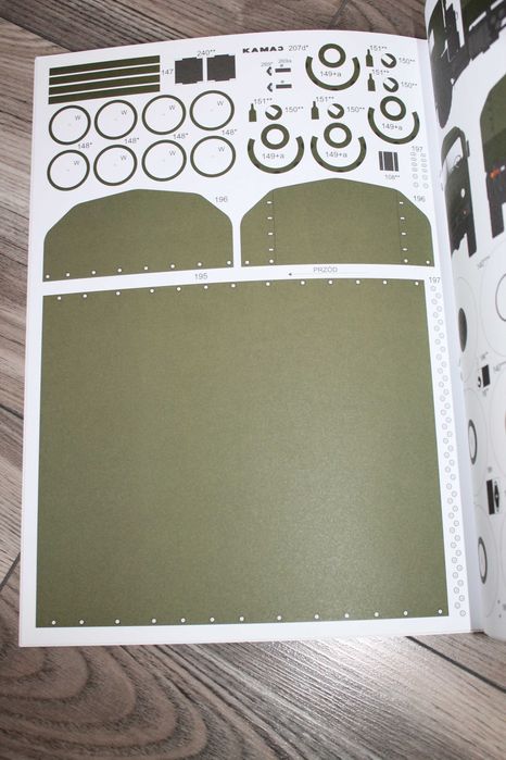 Model kartonowy Ciężarówki Kamaz 4350 z wyd. Answer