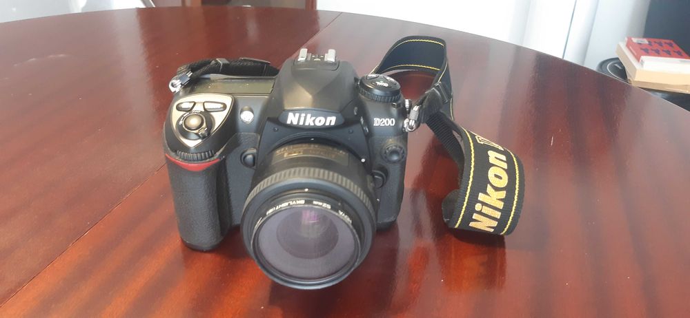 Máquina fotográfica Nikon D200