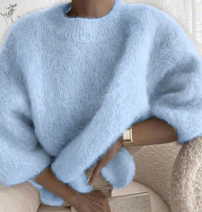 Błękitny modny sweterek z rękawkiem 3/4