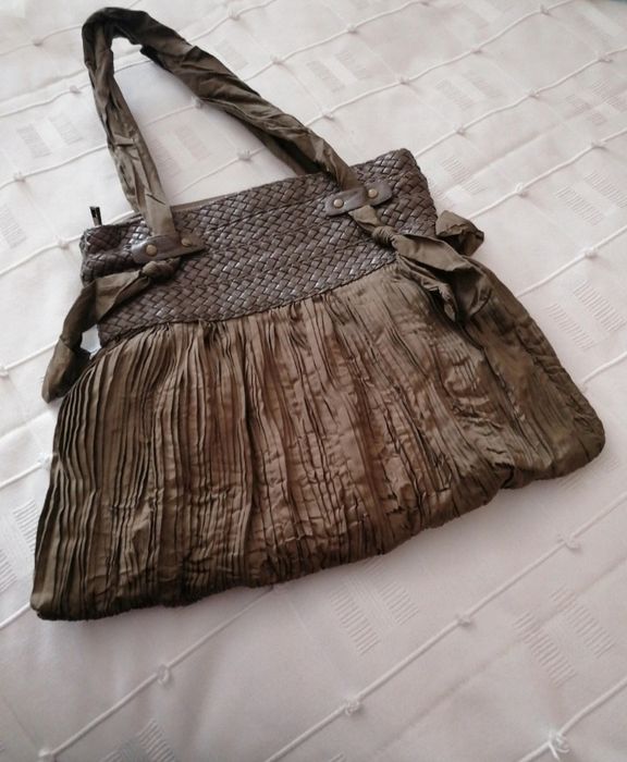 Mala vintage de tecido e pele sintética