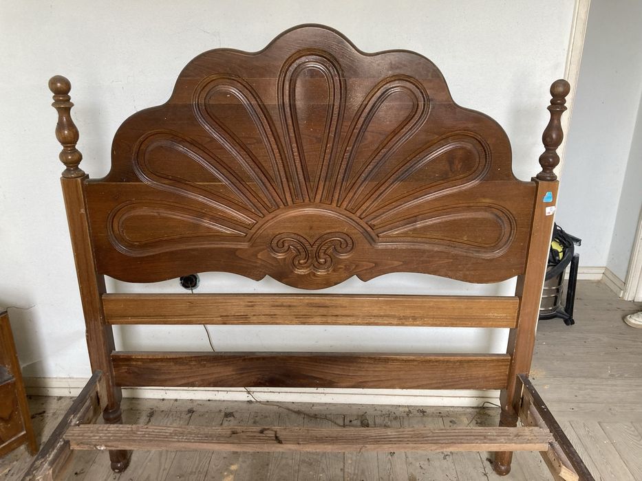 Duas Cama de casal e mesas cabeceira