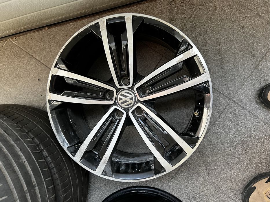 Felgi 18 vw golf 7 uszkodzone do regeneracji