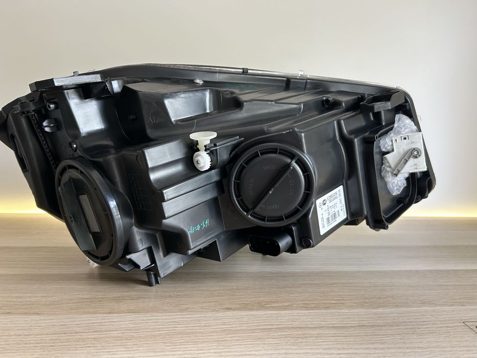 Farol / ótica Mercedes Benz Class A - W117 - Esquerdo - Bi-xenon