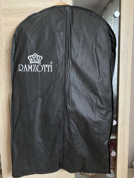 Класичний костюм