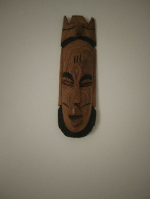 4 Máscaras Africanas + 1 Estátua