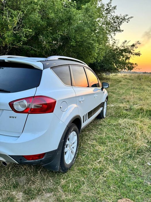 Ford Kuga 2.5 Turbo AWD 2010 год  Газ/бензин