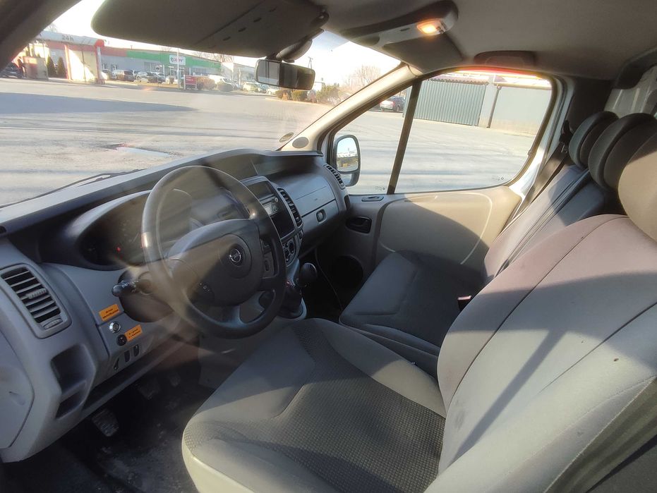 Opel Vivaro 2.0CDTI 2014r