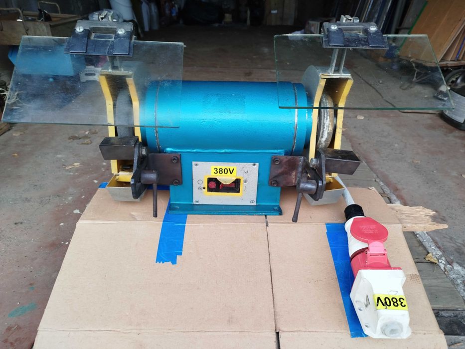 Станок точильно-шлифовальный 3Л631