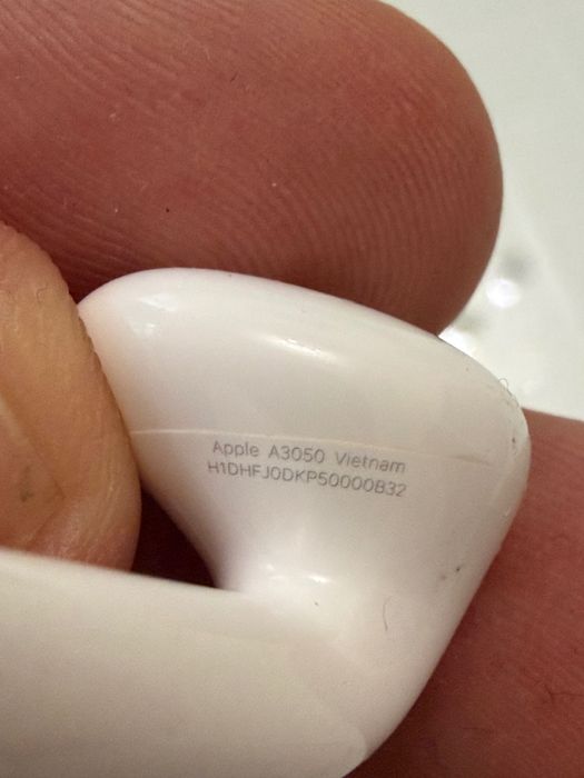 Airpods 4 правий лівий оригінал