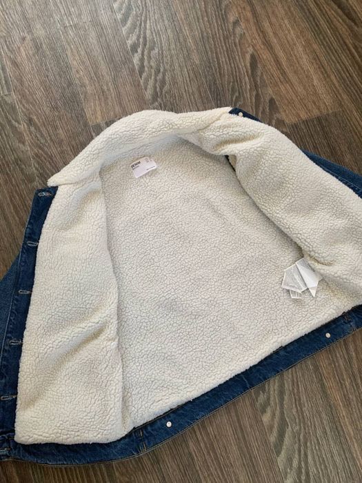 Утеплена жіноча джинсова куртка bershka xs