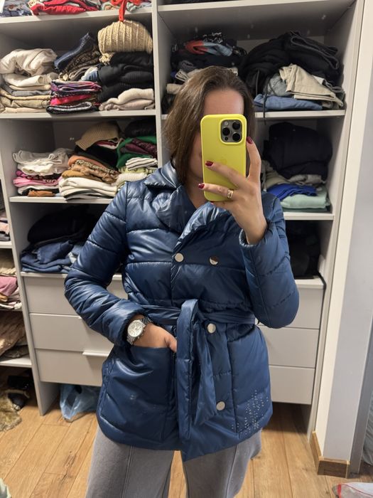 Продам стильну легку осінню куртку