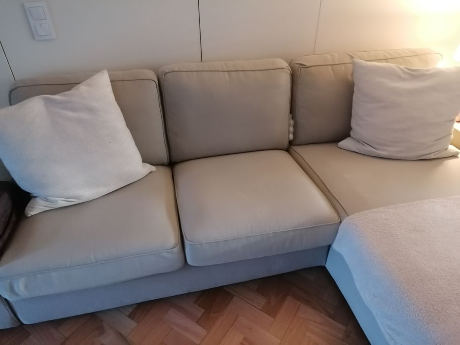 Sofá Ikea Kivic Beje 3 Pessoas e Chaise-Longue do lado Esquerdo