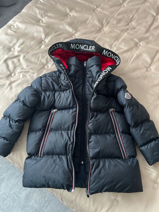 Зимова куртка Moncler