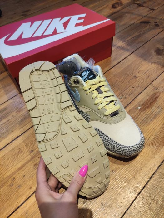 WMNS Nike Air Max 1