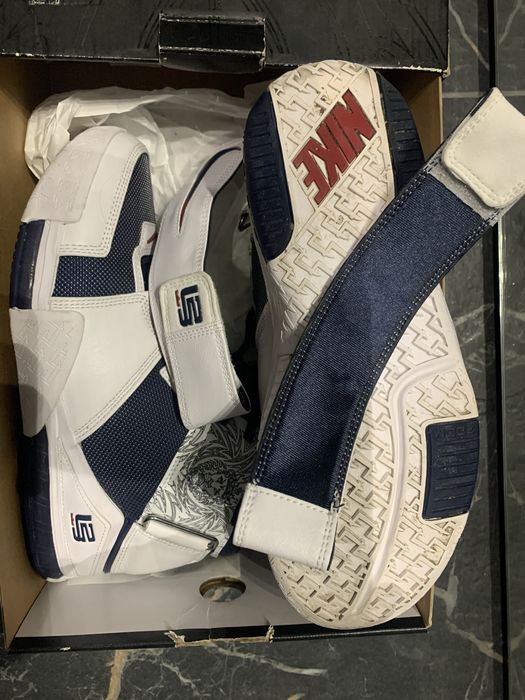 Баскетбольные мужские кроссовки Nike Zoom Lebron 2 (DR0826-100)