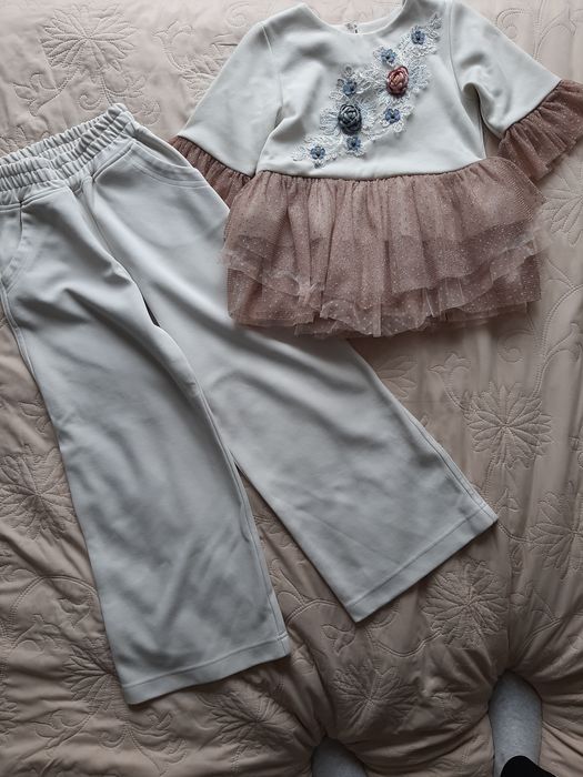 Святковий костюм для дівчинки