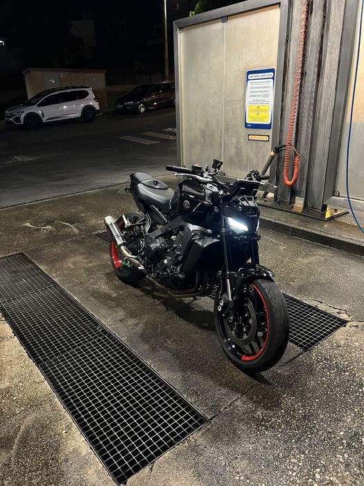 Yamaha MT-09 2025 — 2.600 km
