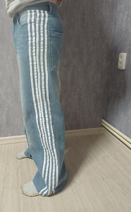 Чоловічі джинси з лампасами