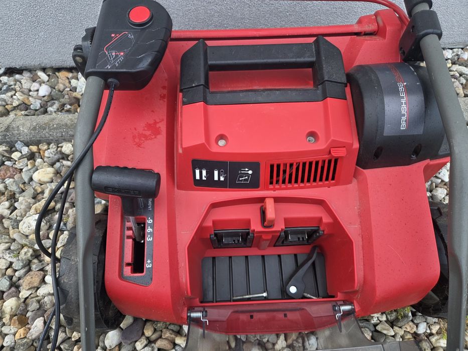 Uszkodzony wertykulator Einhell na części