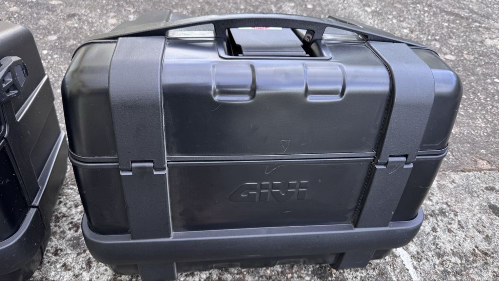 GIVI TREKKER LITE (• Top Case de 52 L + 2 malas laterais de 46 L) – CONJUNTO COMPLETO