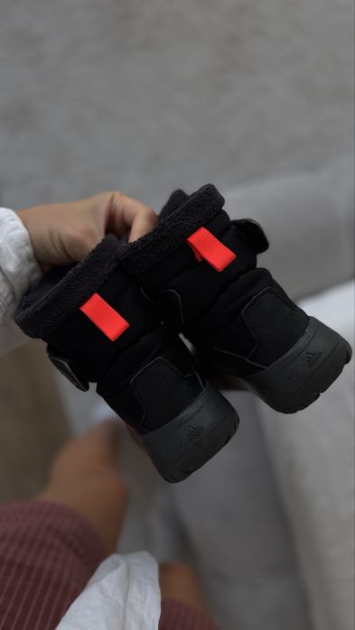 Adidas зимові черевики 26 р.