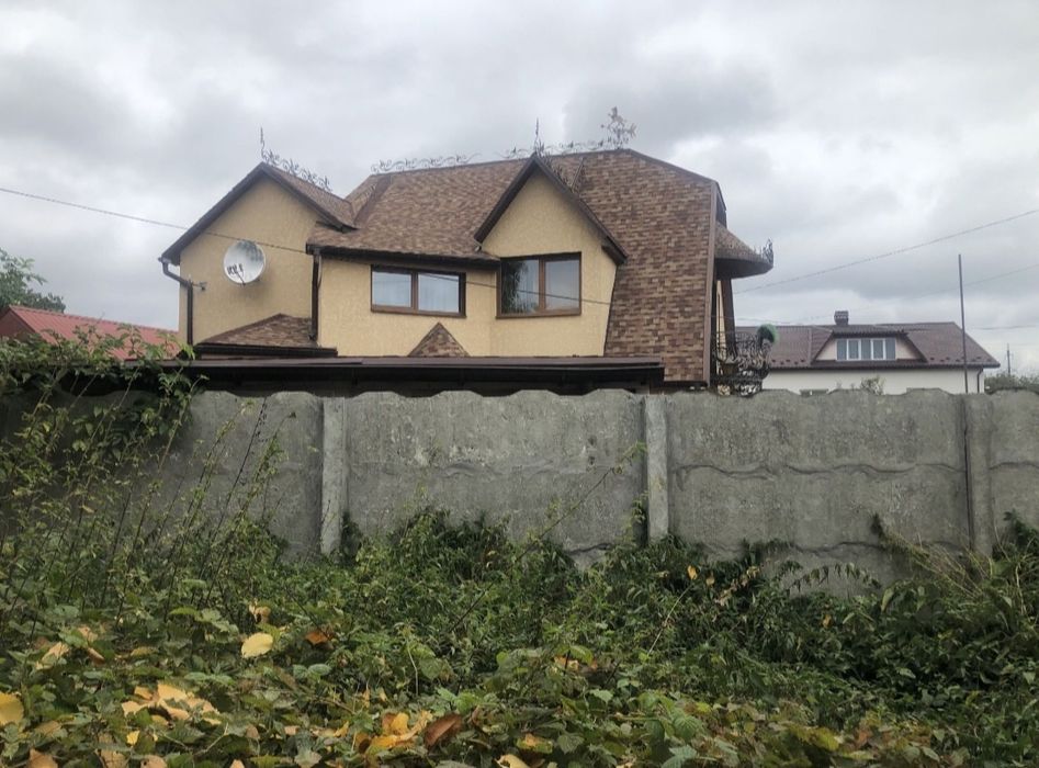 Продам будинок в Угорниках є ділянка 5 соток