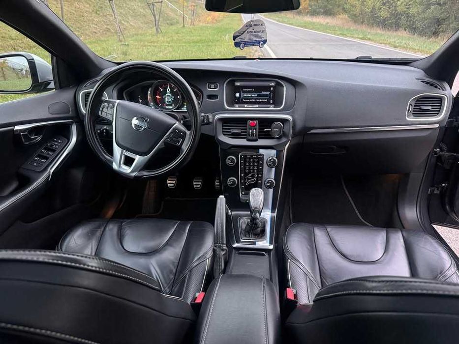 Volvo V40