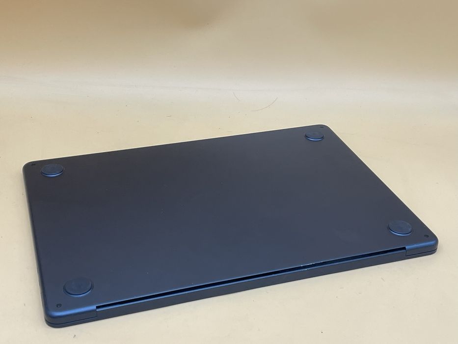 Macbook air 2022 m2 256 gb