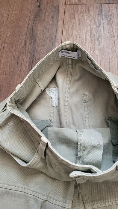 Miętowe joggery Bershka