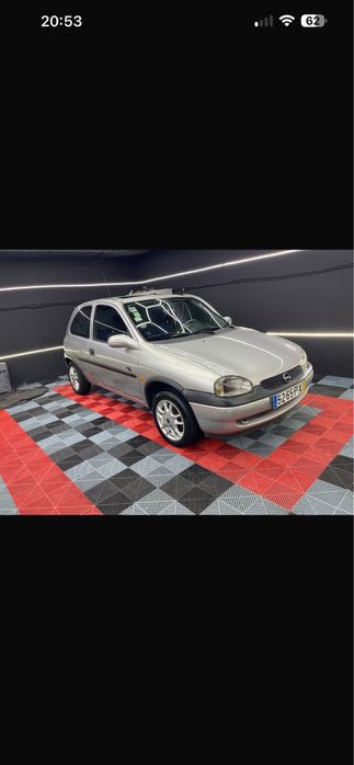 Corsa bem estimado ano 2000.
